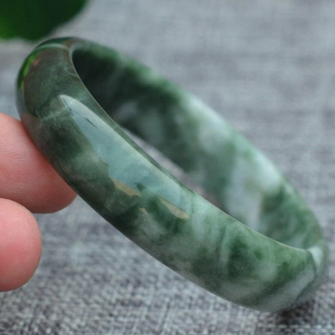 Pure Jade Bangle Bracelet - Healing & Protecting